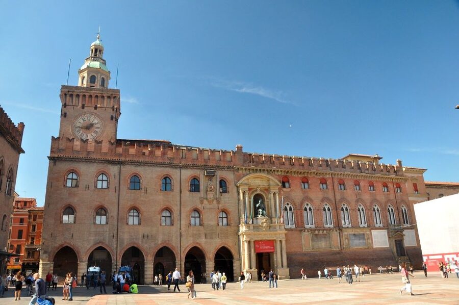 Bologna: Guided Architecture Walking Tour - Who should book this Bologna walk?