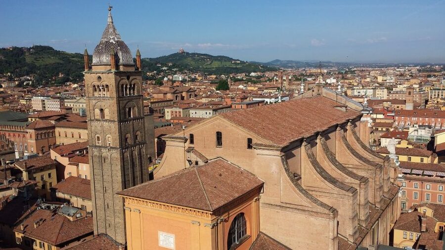 Bologna: Guided Architecture Walking Tour - Starting at the Archiginnasio and Piazza Galvani