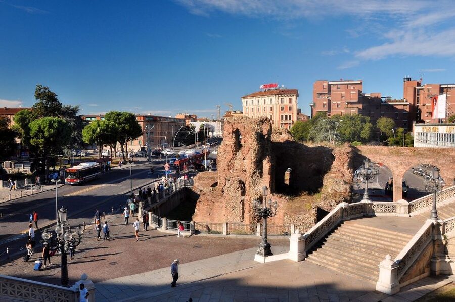 Bologna: Guided Architecture Walking Tour - Piazza del Nettuno and Bologna’s civic buildings