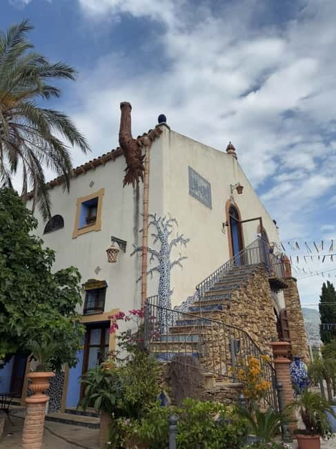 Borgo Parrini Gaudí-style: a walking tour in a colorful art village - Casa dei Contadini and Filippo Grillo’s time capsule