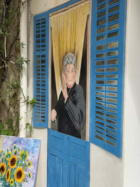 Borgo Parrini Gaudí-style: a walking tour in a colorful art village - Following the murals, majolica, and village stories