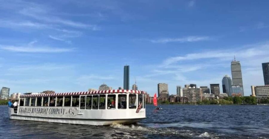 Boston: Harbor and Charles River Architecture Boat Tour - Passing Through the Charles River Locks