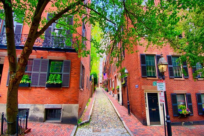 Boston's Architecture, History + Photo Walking Tour (SMALL Group) - Acorn Street and the final photo stop