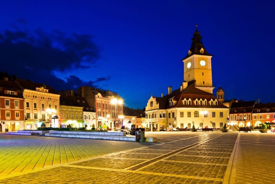 Brasov: Candlelight Tour of Medieval Architecture - Starting in Piața Sfatului