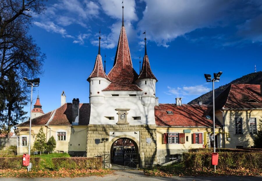 Brasov: Candlelight Tour of Medieval Architecture - Weaver’s Bastion and the practical side of fortifications