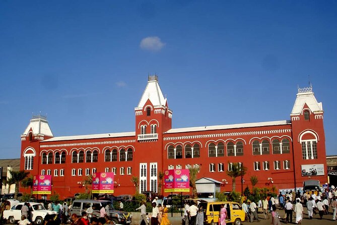British Architecture Walk in Chennai by Wonder tours - Southern Railway Headquarters and the Indo-Saracenic style