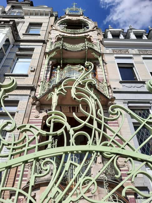 Brussels: 3h Art Nouveau Private Tour with a Local Guide - What the private guide format changes