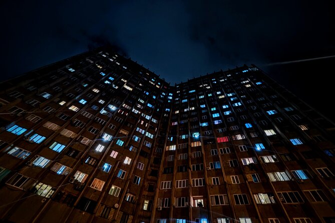 Brutal Tbilisi — Night Edition: Dark Side of Soviet Architecture - Chronicles of Georgia: giant stone figures above the Tbilisi Sea