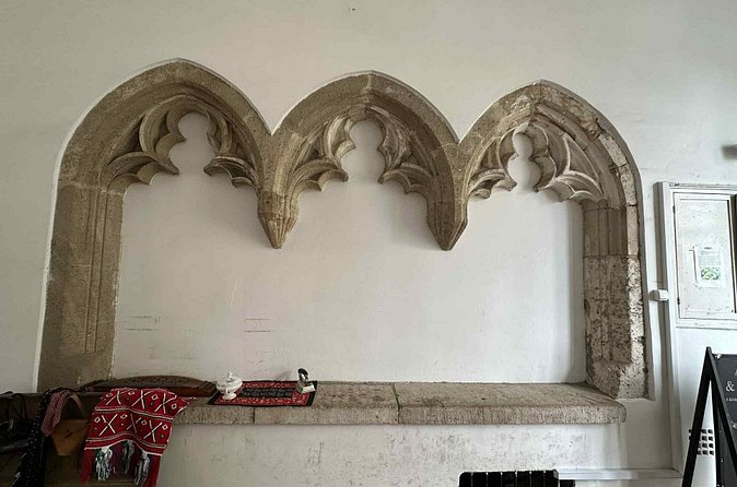 Buda Castle Tour: History and Architecture - Government grandeur and Matthias Church