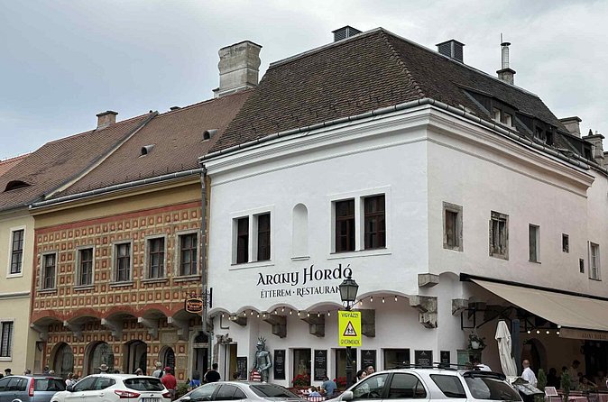 Buda Castle Tour: History and Architecture - Becsi Kapu, the Archives, and the siege of 1686