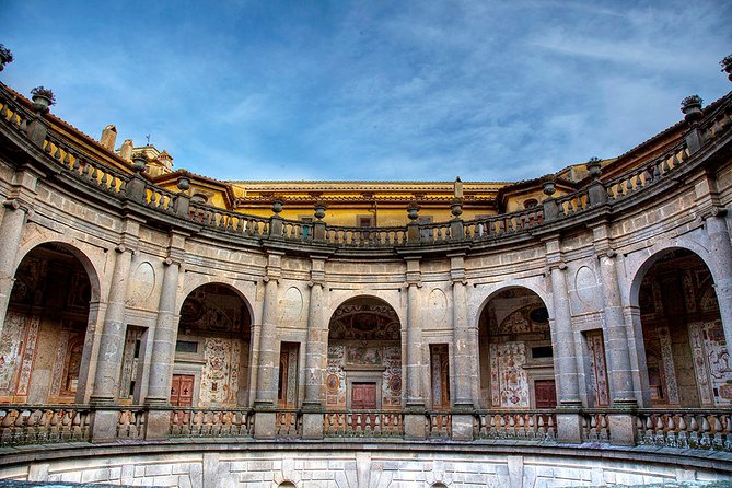 Caprarola: Villa Farnese, masterpiece of Renaissance architecture - Frescoes that replace the furniture