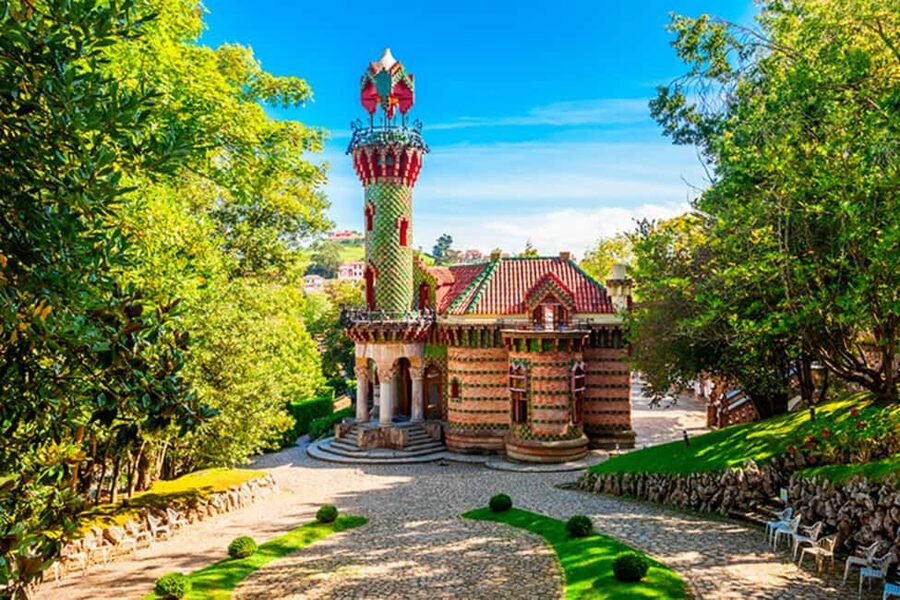 Capricho Gaudí with entrance, Santillana del Mar and Sequoia Forest - Why this Cantabria day trip works