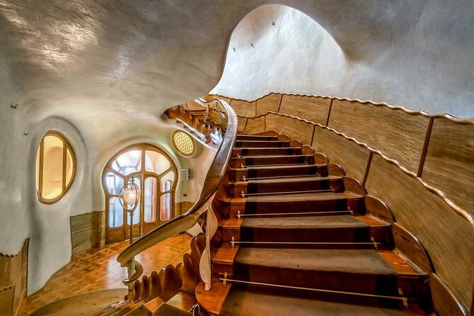 Casa Batllo Fast Track Tour with Optional White Rabbit Museum - Reading Gaudí’s strange and beautiful details