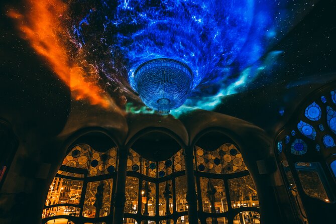 Casa Batlló : Night Visit "A Winter Night" - Entering the house with an audio story
