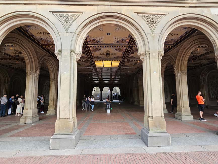 Central Park, NY: Nature, Architecture and Movie Scenes Tour - From old statues to Tavern on the Green