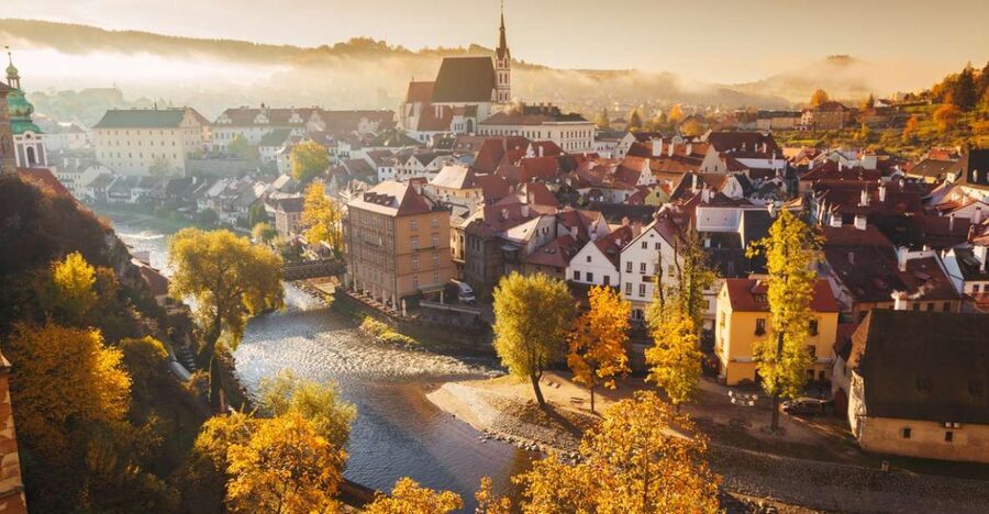 Český Krumlov: Half-Day Medieval Architecture Walking Tour - Why this four-hour walk works in Český Krumlov