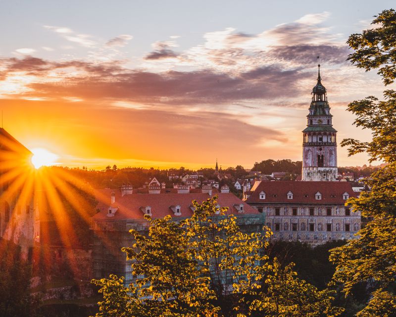 Český Krumlov: Half-Day Medieval Architecture Walking Tour - Barber’s Bridge and Latran’s crooked houses