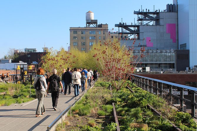 Chelsea Architecture and Art Tour with Award Winning NYC Guide - Comparing New York’s star architects
