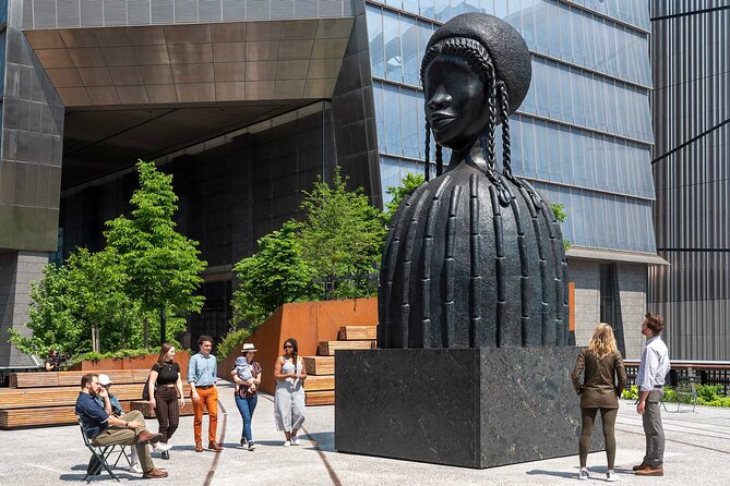 Chelsea Galleries and High Line; Art, Architecture and History - Two galleries below the elevated park