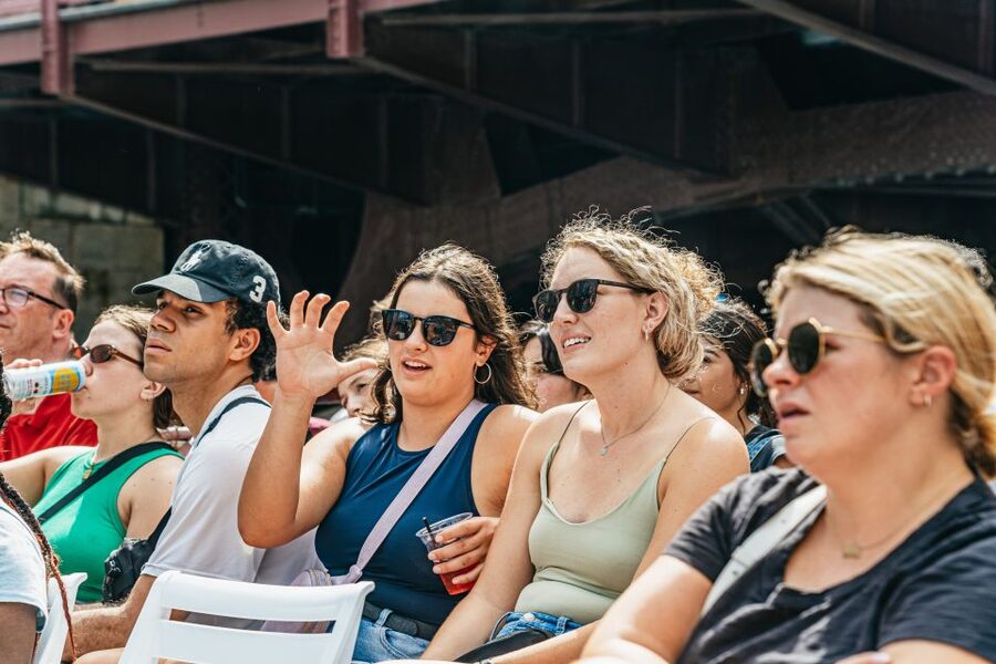 Chicago: 45-Minute Family-Friendly Architecture River Cruise - Meeting the boat near the Wrigley Building