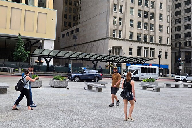 Chicago Architecture and True Crime Tour - Ending at Chase Tower