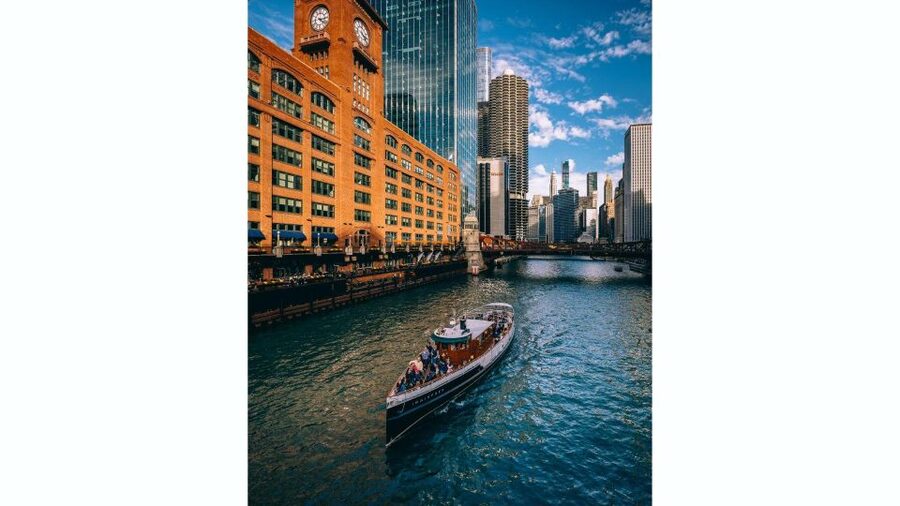 Chicago: Architecture Boat Tour with Drinks - Is $42 a fair price?