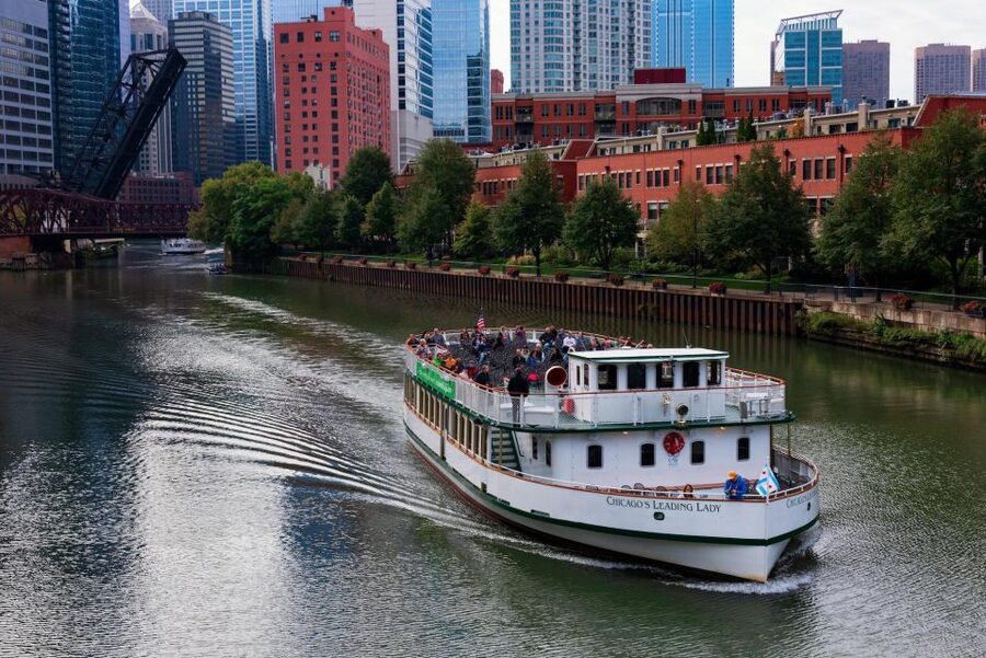 Chicago: Architecture Center Cruise on Chicago's First Lady - Who will enjoy this cruise most?