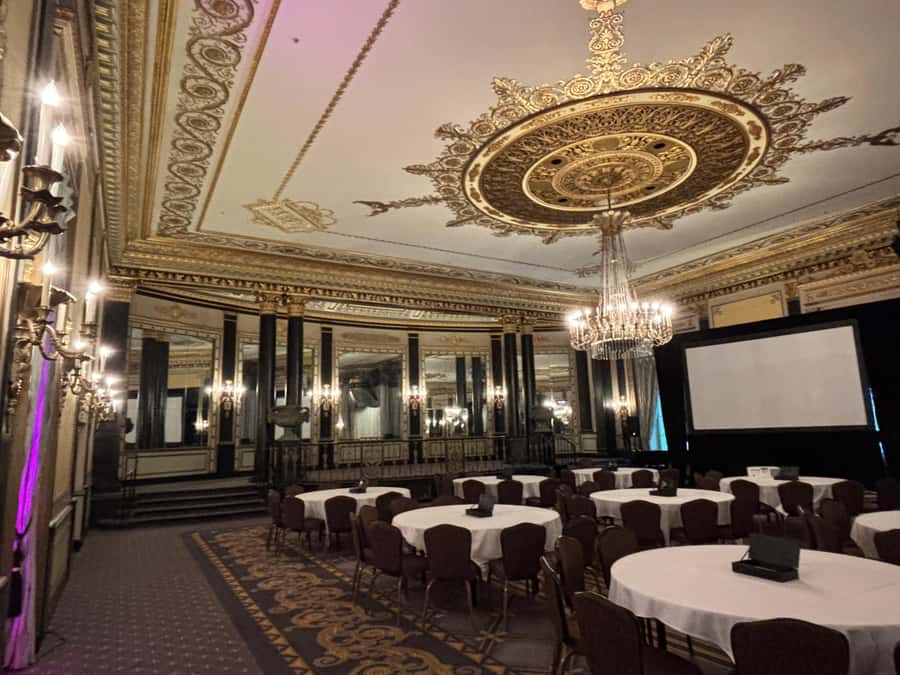 Chicago: Architecture & True Crime History - What the guide adds to the experience