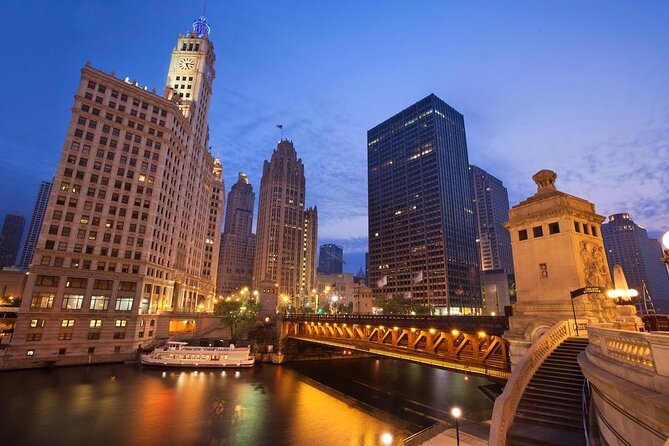 Chicago Architecture Walking Tour: What's New - A close look at Chicago’s current building boom