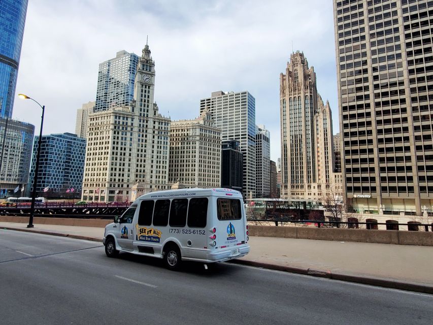 Chicago: City Minibus Tour with Optional Architecture Cruise - Gold Coast, the Playboy Mansion, and Lincoln Park