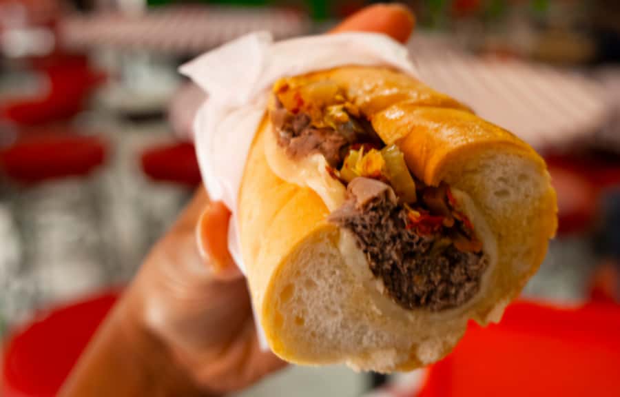 Chicago: Food, History and Architecture Tour - What guides add to the experience