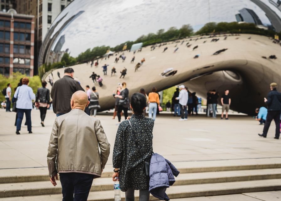 Chicago: Guided Tour with Architecture River Cruise - Reading Chicago from the Shoreline cruise