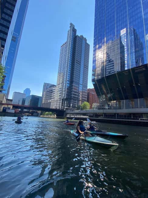 Chicago: History and Architecture Guided Kayak Tour - Understanding why the river flows in reverse