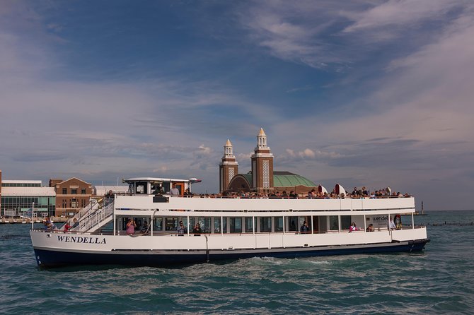 Chicago Lake and River Architecture Tour - What the boat is like during the 90 minutes