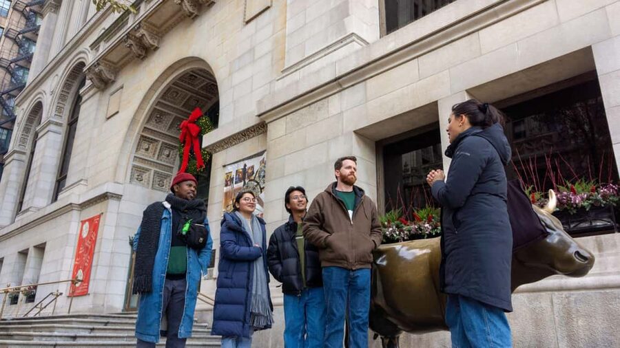 Chicago Loop: Art, Skyscrapers, Millennium Park & "The Bean" - What $49 gets you, and what it does not