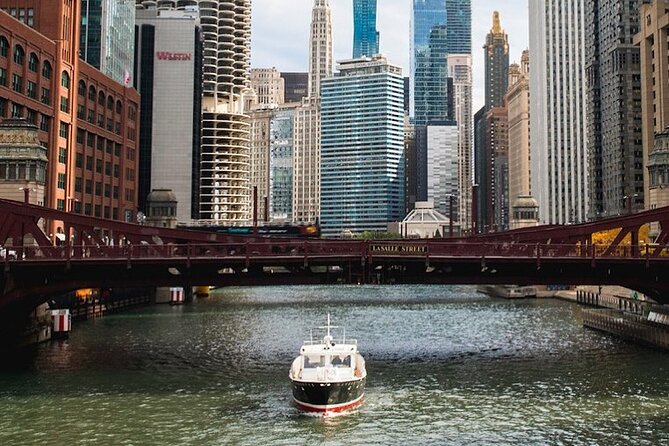 Chicago Luxury Minibus City Tour and Architecture River Cruise - The 90-minute Chicago River cruise is the main architecture lesson