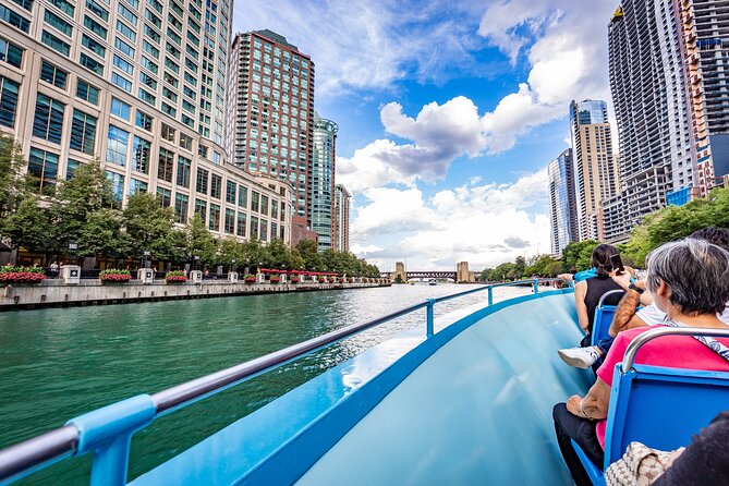 Chicago Premium Driving Tour with River Boat Cruise and Sky Deck - A fast introduction to Chicago’s big picture