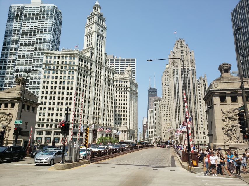 Chicago: Private Architecture Tour - 3 or 6 Hours - How the private vehicle affects the day