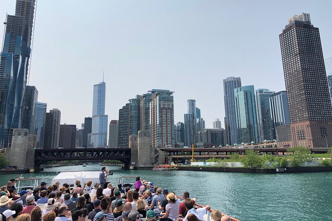 Chicago River 90-Minute Architecture Boat Tour - Guides who make the difference