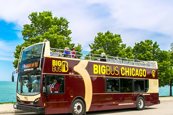 Chicago River Architecture Tour and Big Bus Hop-on Hop-off Tour - Stops 3 and 4: Millennium Park, the Art Institute, Grant Park, and the Hilton