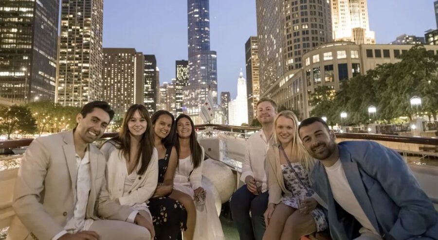 Chicago River: Guided Sunset Cocktail & Architecture Tour - The Architecture Commentary Covers Over 50 Buildings