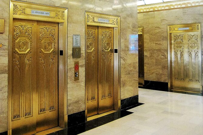 Chicago Walking Tour: Art Deco Skyscrapers Riverfront - Why the riverfront is the right starting point