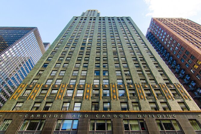 Chicago Walking Tour: Art Deco Skyscrapers Riverfront - What the guide adds to the experience