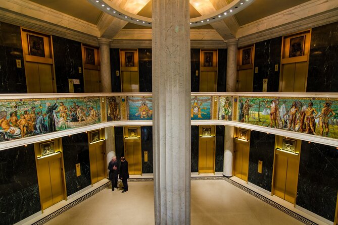 Chicago Walking Tour: Historic Skyscrapers - What the Chicago Architecture Center admission adds