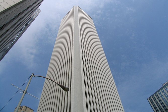 Chicago Walking Tour: Modern Architecture - From Marina City to Apple Michigan Avenue