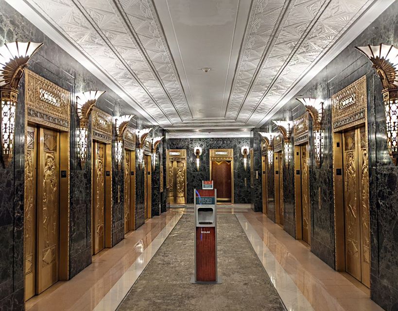 Chicago Walking Tour: See Inside Art Deco Masterpieces - Reading the Art Deco details from street level