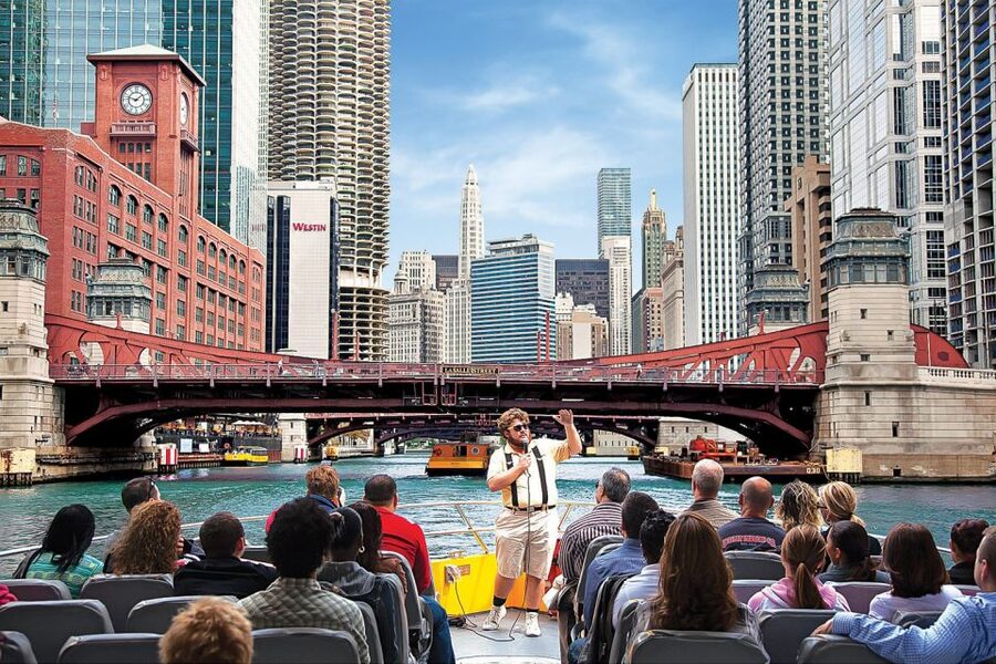 City Cruises Chicago: 75-min Speedboat Architecture Cruise - Is the speedboat suitable for families?