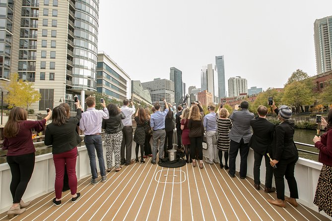 City Cruises Chicago: River Architectural Lunch Cruise - Weather, motion, and what to wear