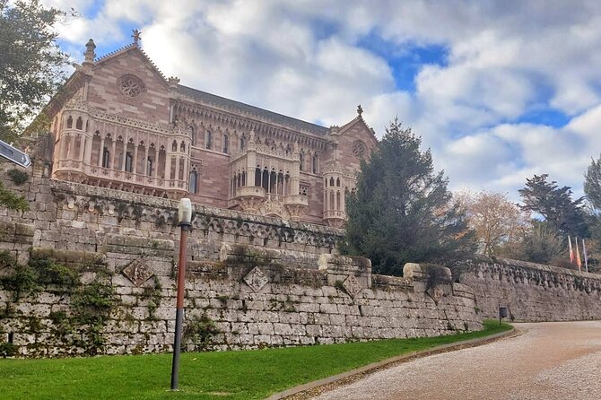 Comillas, Modernism & Gaudi with entrance tickets -small groups - Three Spouts Fountain and San Cristóbal Church