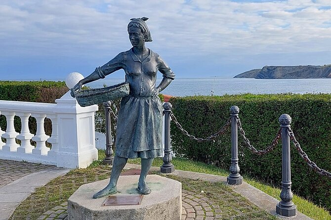 Comillas, Modernism & Gaudi with entrance tickets -small groups - Guide quality, language, and group size